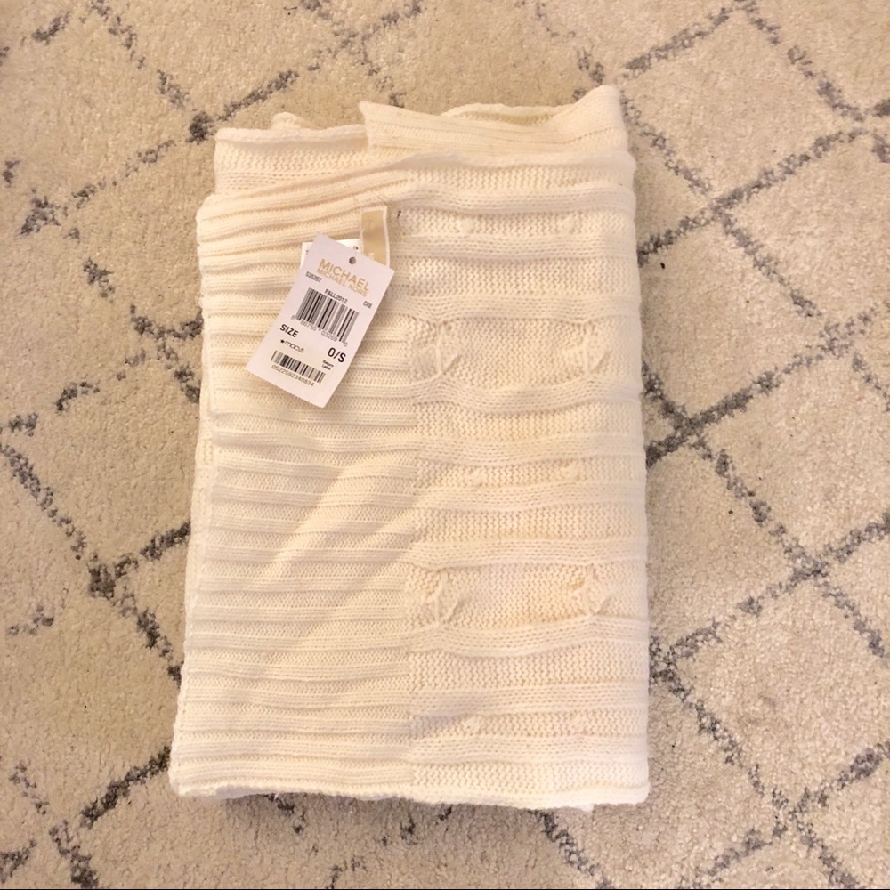 NWT Michael Kors Collection cream cable knit scarf